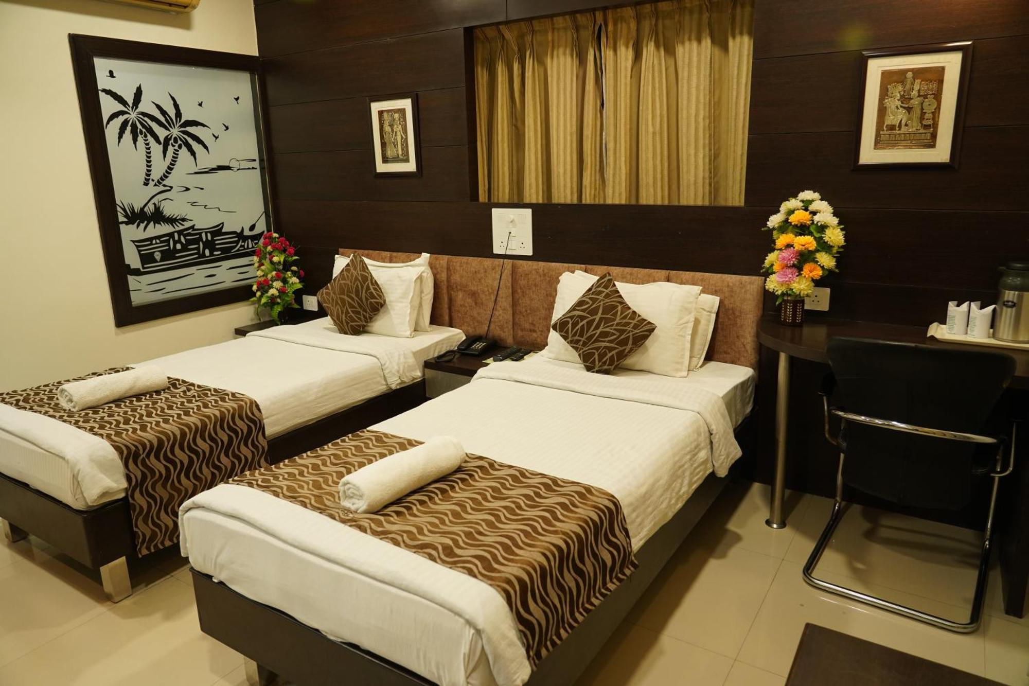 Marshall The Grand Hotel Ahmedabad Luaran gambar