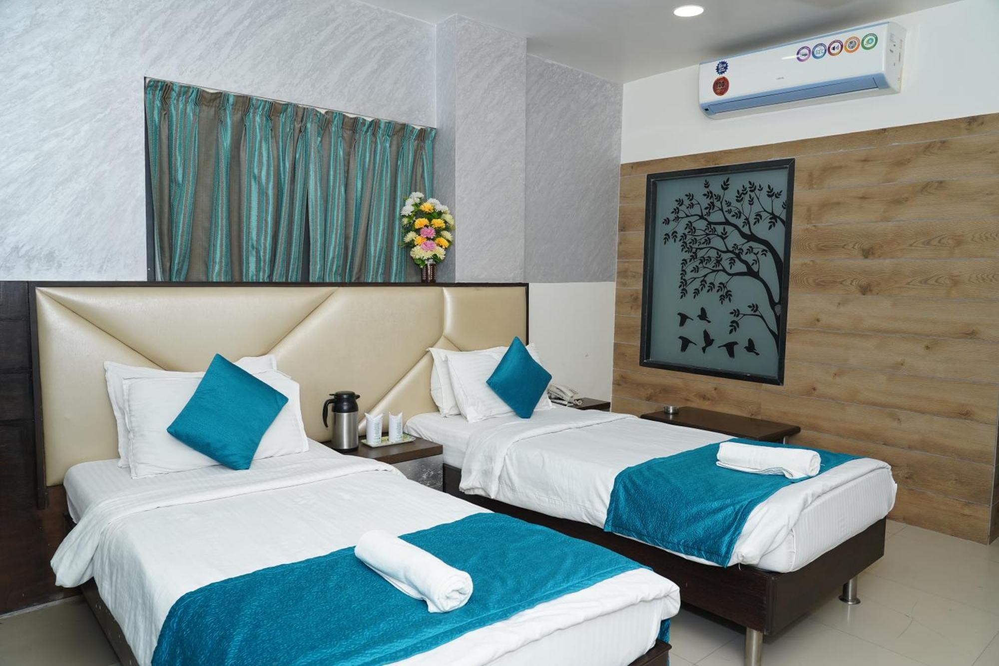 Marshall The Grand Hotel Ahmedabad Luaran gambar