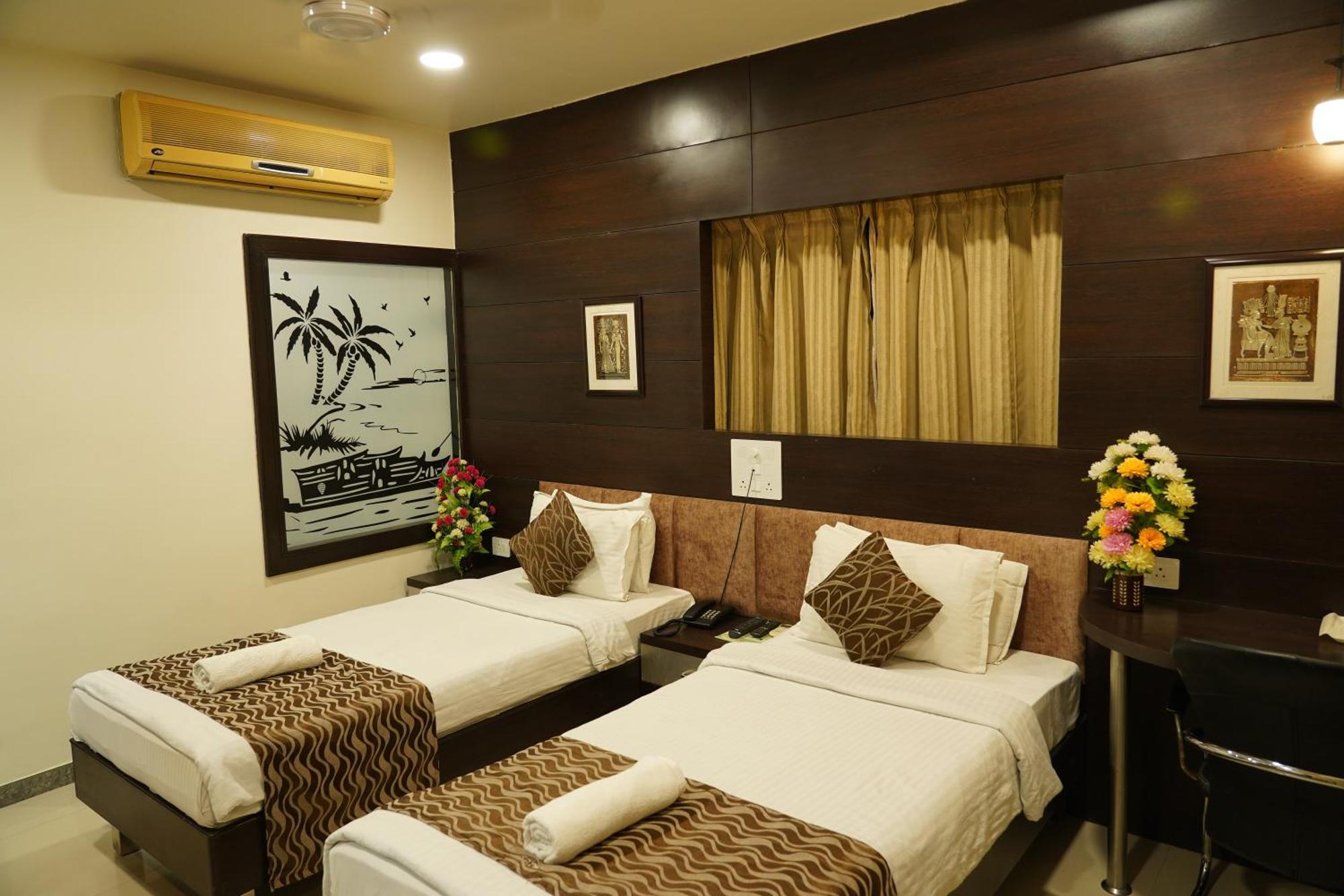 Marshall The Grand Hotel Ahmedabad Luaran gambar