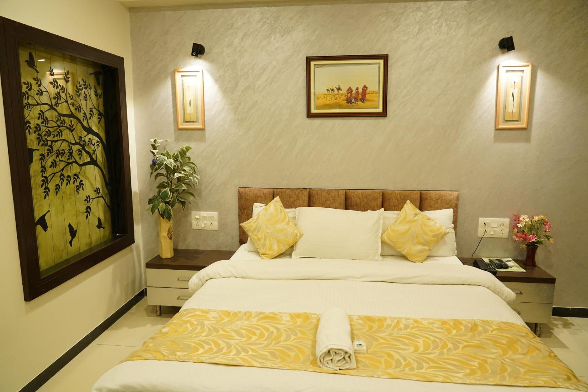Marshall The Grand Hotel Ahmedabad Luaran gambar