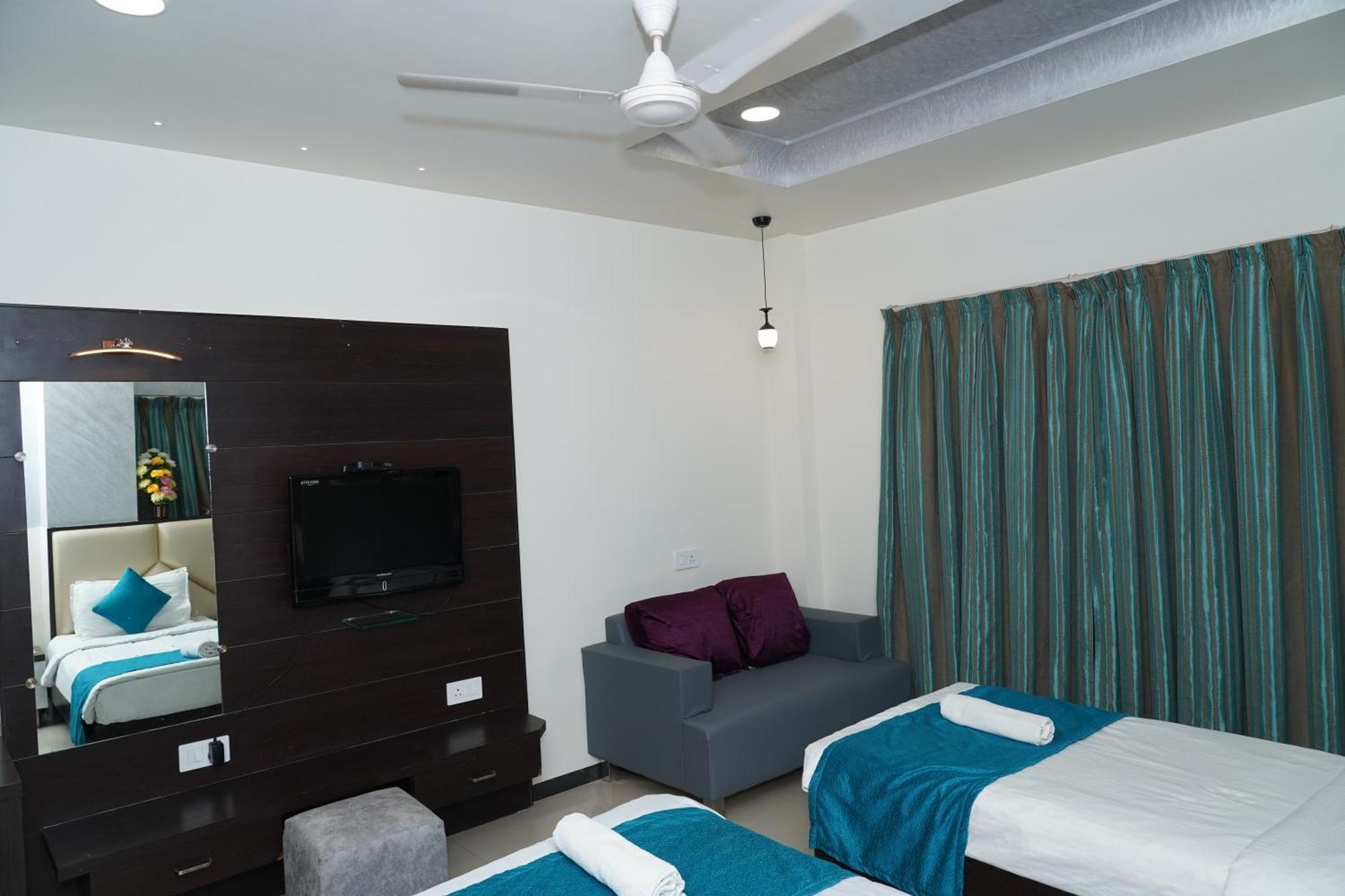 Marshall The Grand Hotel Ahmedabad Luaran gambar