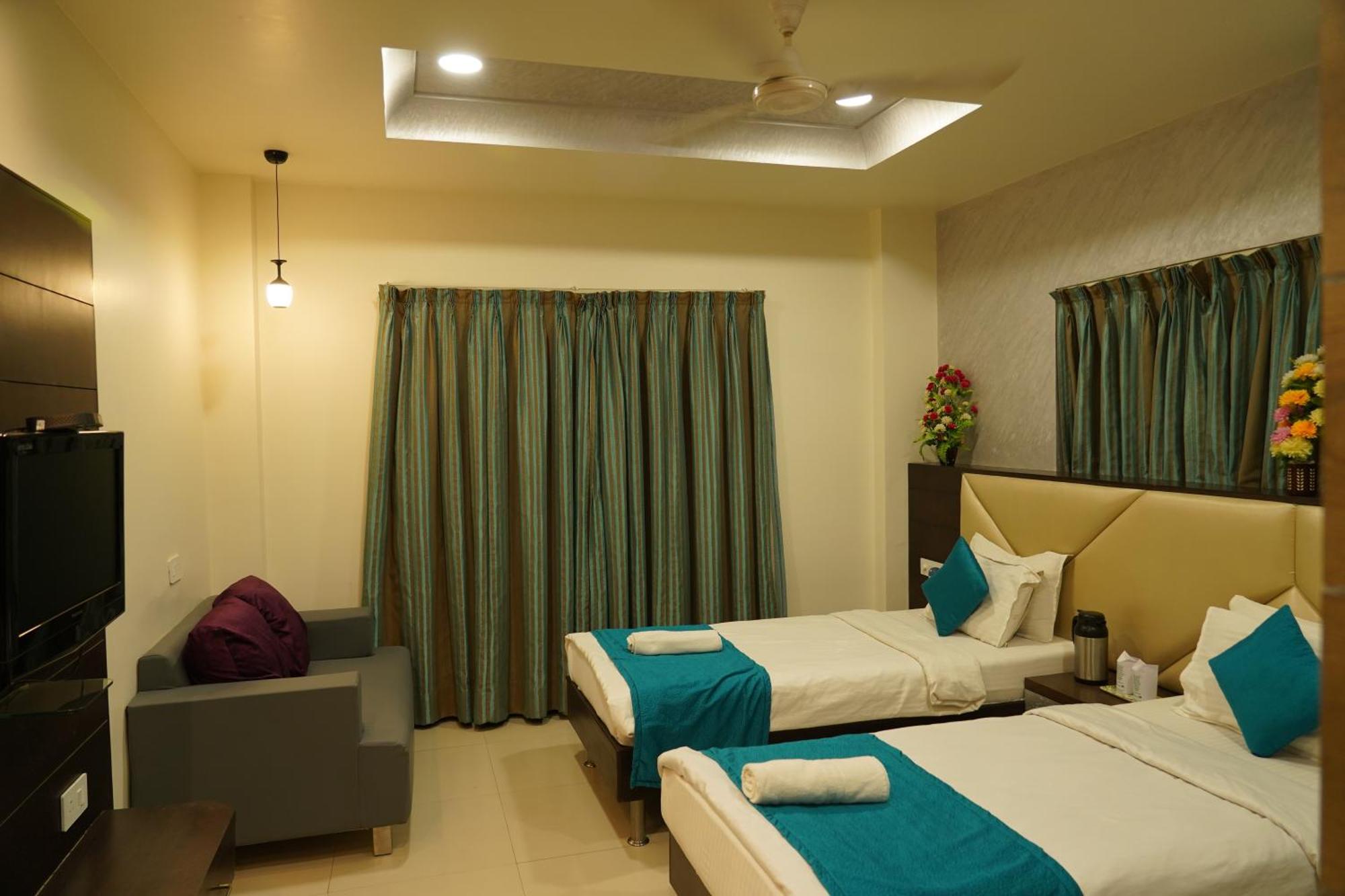 Marshall The Grand Hotel Ahmedabad Luaran gambar