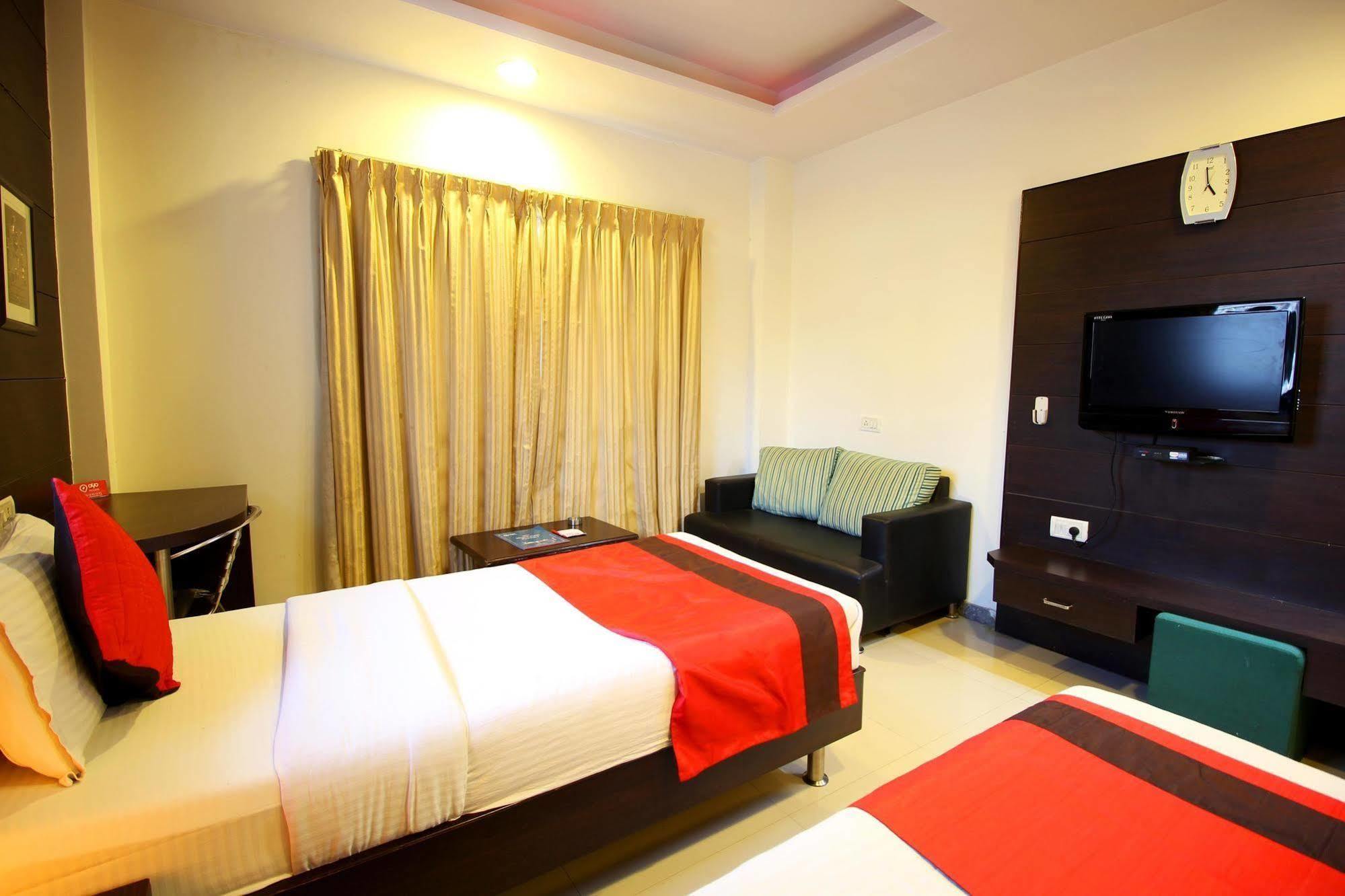 Marshall The Grand Hotel Ahmedabad Luaran gambar