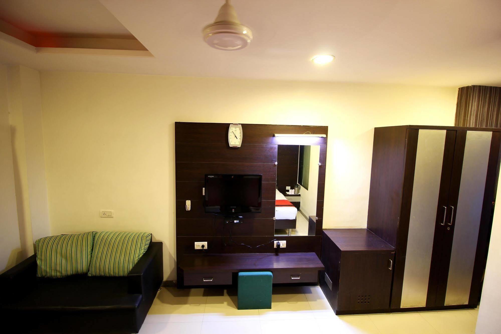 Marshall The Grand Hotel Ahmedabad Luaran gambar