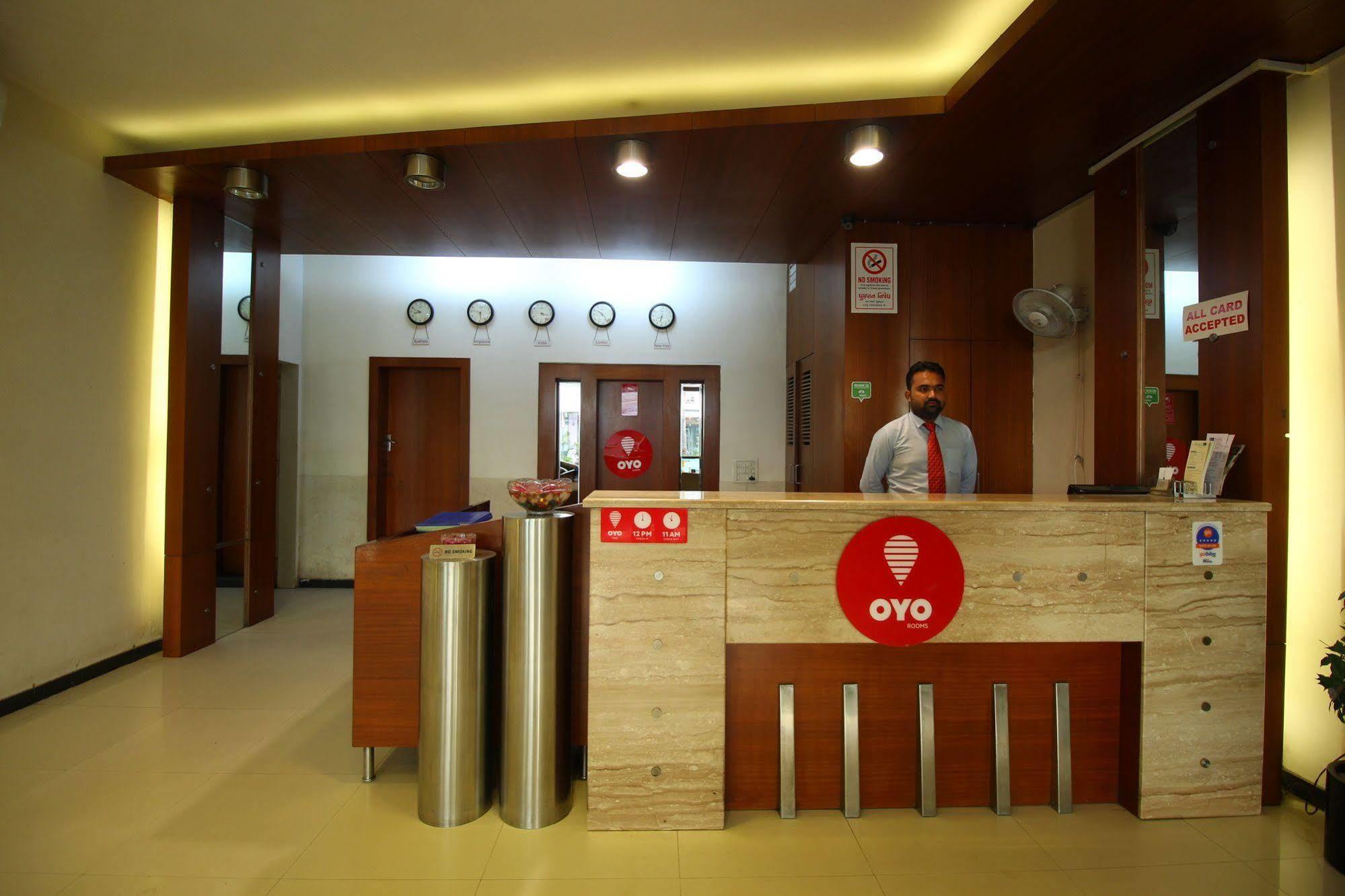 Marshall The Grand Hotel Ahmedabad Luaran gambar