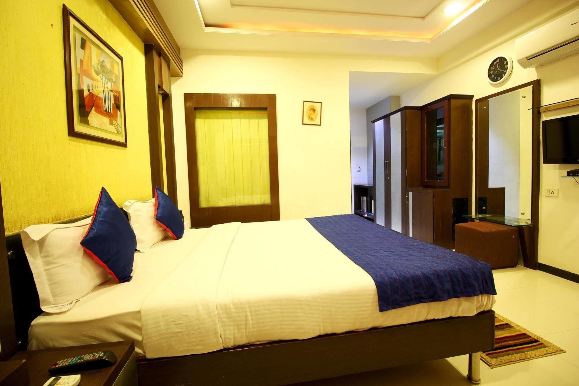 Marshall The Grand Hotel Ahmedabad Luaran gambar