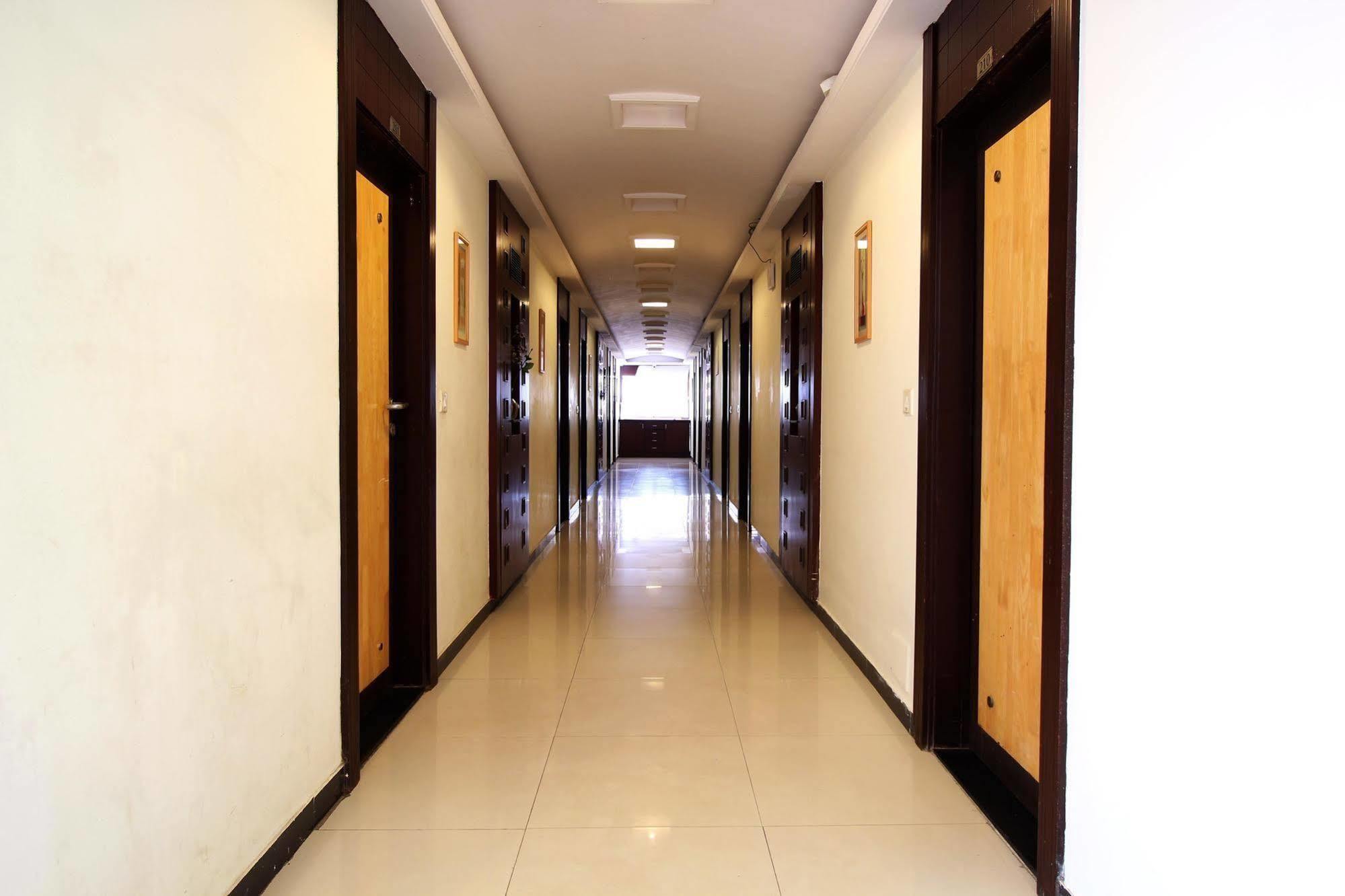 Marshall The Grand Hotel Ahmedabad Luaran gambar